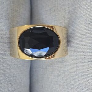 Cortefiel - Black Stone Golden Bracelet